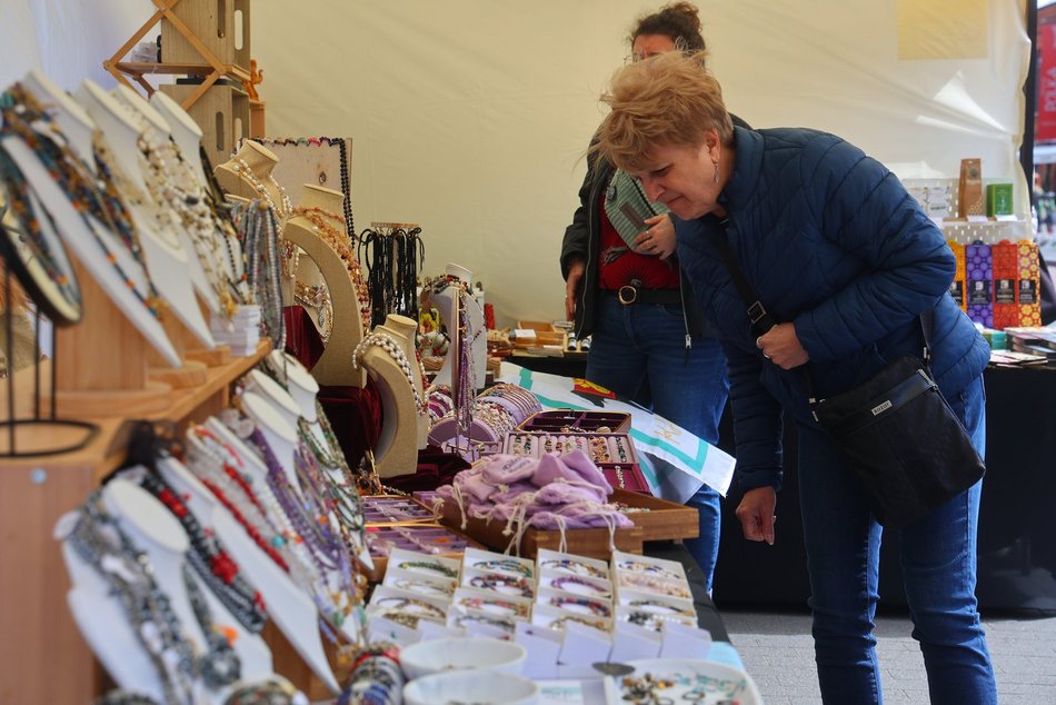 Łódź. Niedziela na targach rękodzieła w Manufakturze