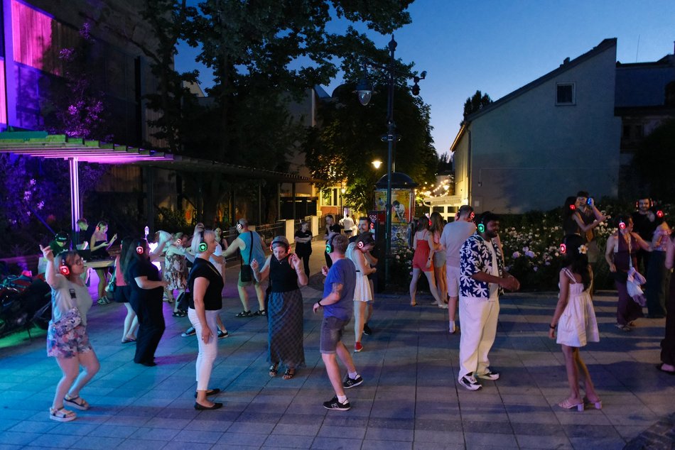 Łódź. Wakacje na Piotrkowskiej 2026 w Łodzi. Silent disco opanowało centrum!