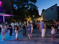 Łódź. Wakacje na Piotrkowskiej 2026 w Łodzi. Silent disco opanowało centrum!