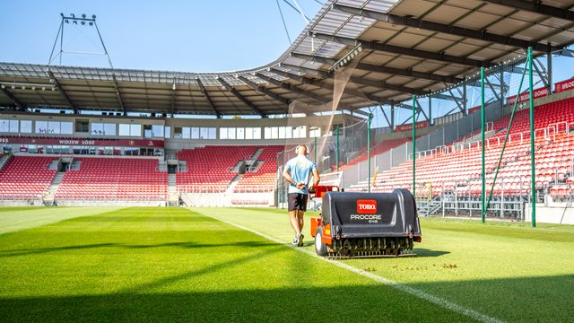 Murawy na stadionach w Łodzi najlepsze. Ranking Ekstraklasy nie pozostawia złudzeń [ZDJĘCIA]