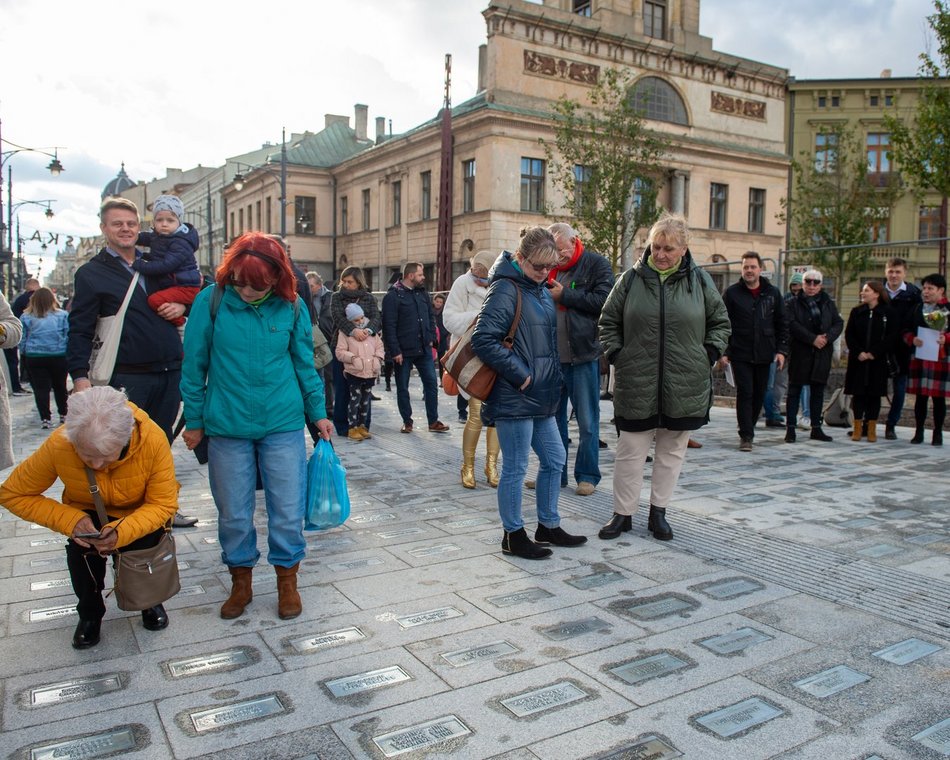 Odsłonięcie pomnika na placu Wolności