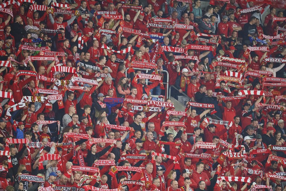 Kibice Widzewa Łódź na trybunach podczas meczu z Górnikiem Zabrze
