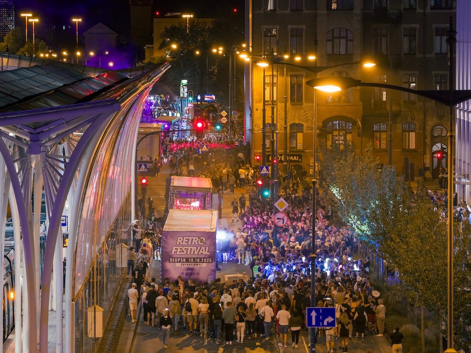 Łódź. To dopiero widok! Największy pochód w historii Parady Wolności w Łodzi z lotu ptaka!