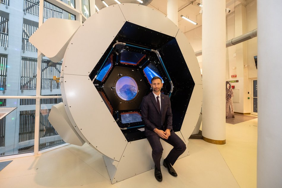 Łódź. Sławosz Uznański-Wiśniewski w EC1 Łódź. Tłumy łodzian na spotkaniu z astronautą