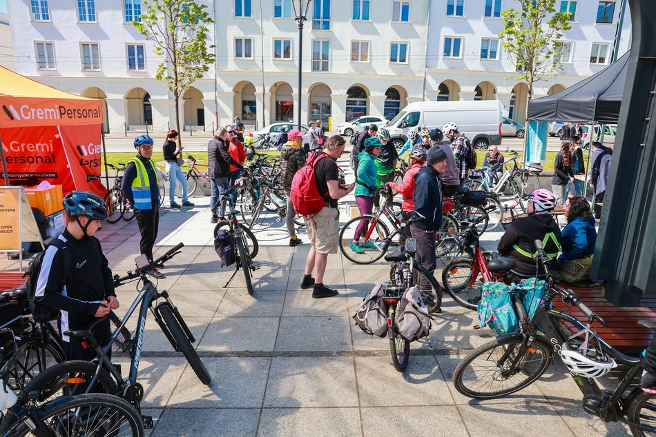 Łódź. Pierwsza wycieczka rowerowa Zielonej Łodzi w 2025 roku. Co za frekwencja!