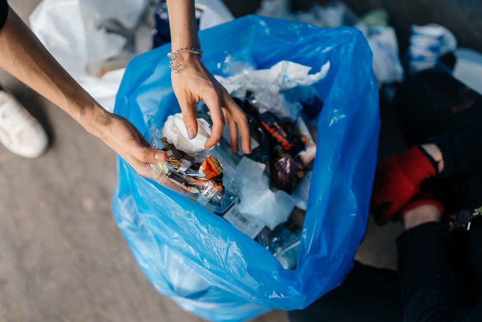 Segregacja śmieci po imprezie sylwestrowej