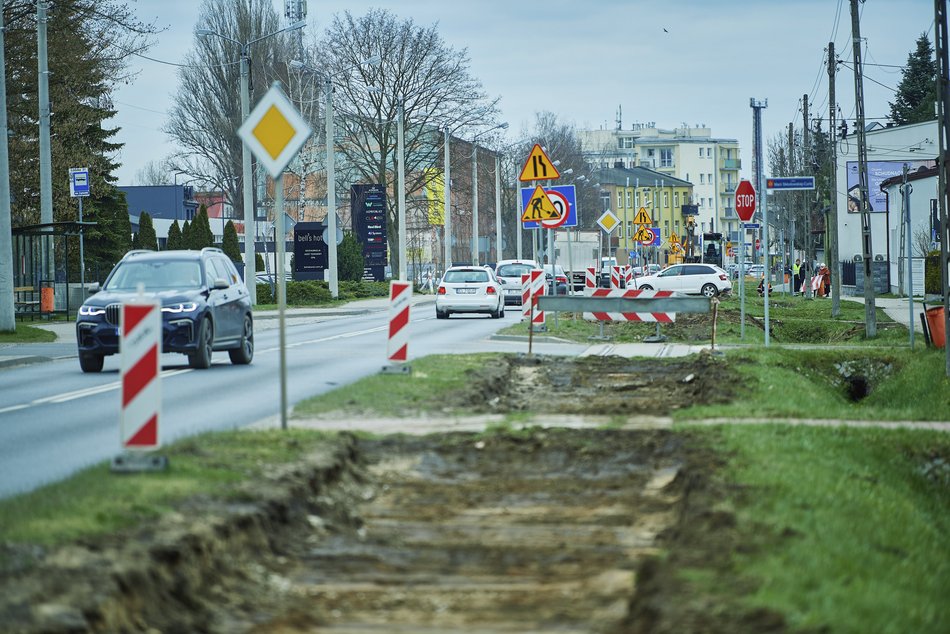 Tramwaj do Konstantynowa coraz bliżej. Rozpoczęły się prace budowlane przy torowisku