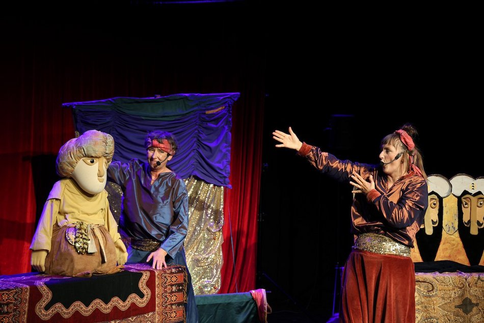 Łódź. Baśniowa Piotrkowska w Łodzi. W repertuarze "Alibaba i czterech rozbójników"