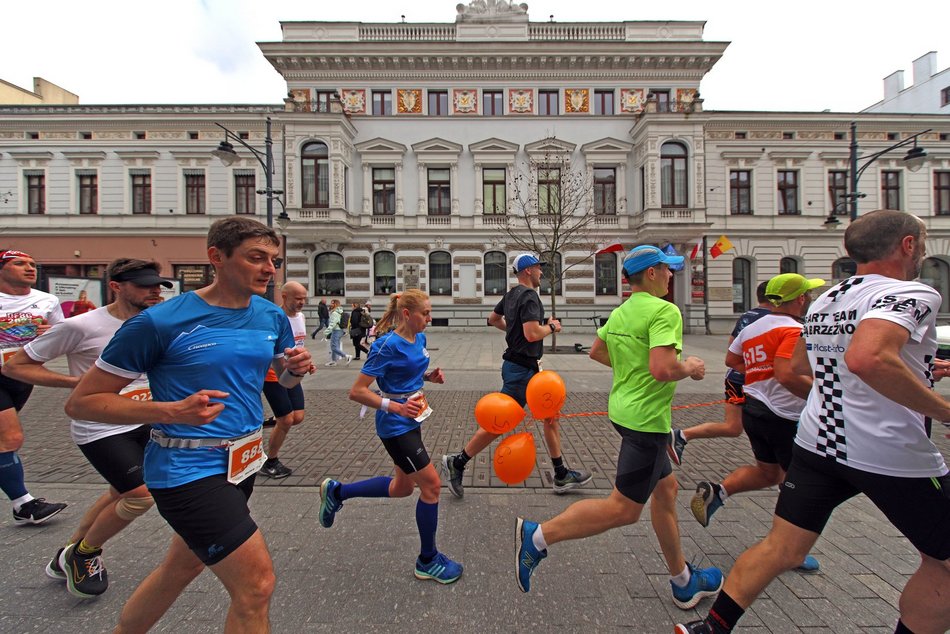 DOZ Maraton 2023. Brałeś udział w biegu? Znajdź się na zdjęciach!