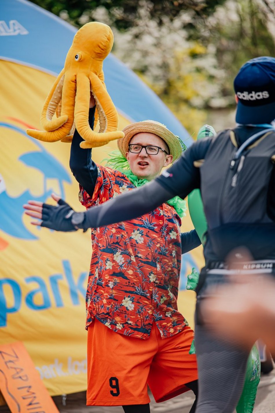 Łódź. Strefa kibica na DOZ Maraton Łódź 2026. Jak Łodzianie dopingowali biegaczy?