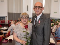Łódź. Medale za długoletnie pożycie małżeńskie. Rekordziści świętują 63-lecie!