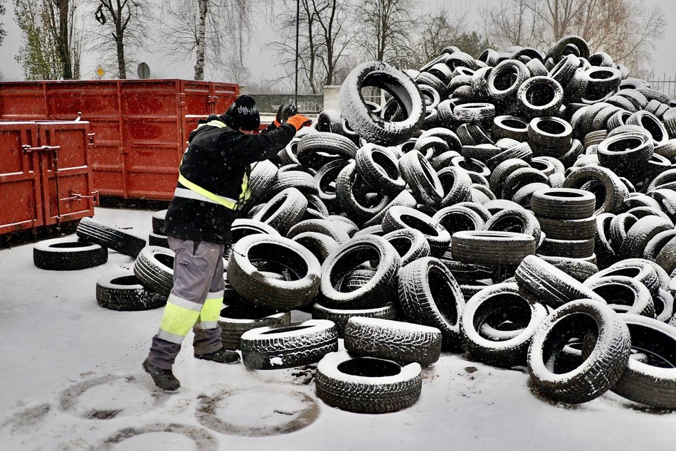 Łódź. Gdzie w Łodzi oddać zużyte opony? W tych miejscach przyjmą je za darmo!