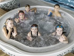 Aquapark Fala w Łodzi zaprasza szkoły. Aktywne zajęcia na basenie