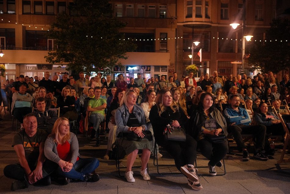 Łódź. Stand-up na Piotrkowskiej. W pasażu Schillera znów było pełno dobrego humoru