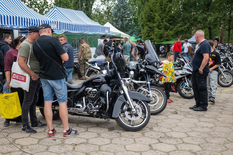 Łódź. Moto Weteran Bazar w Łodzi. Prawdziwy raj dla kolekcjonerów zabytkowych pojazdów