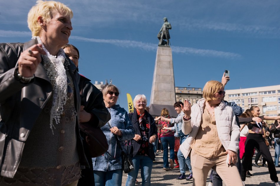 Roztańczeni Łodzianie na Placu Wolności! Tak świętowali Międzynarodowy Dzień Tańca