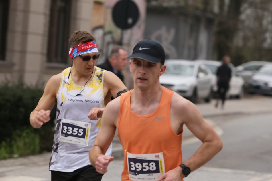 DOZ Maraton 2023. Brałeś udział w biegu? Znajdź się na zdjęciach!