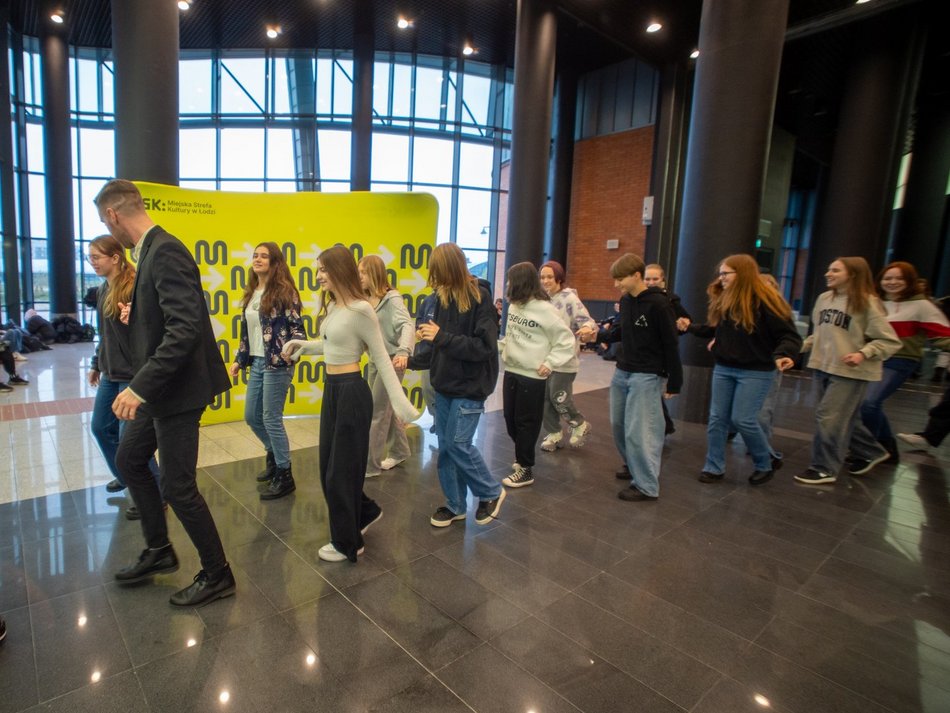 EC1 Łódź - belgijkę tańczą licealiści z II LO, III LO i XI LO