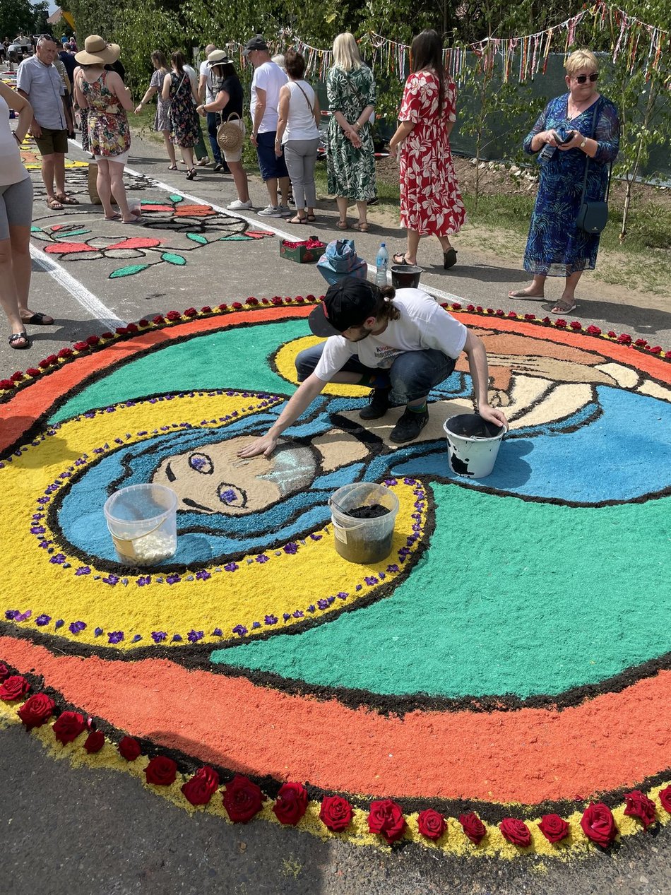 Kwiatowe dywany w Spycimierzu