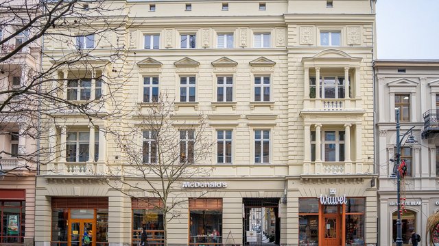 McDonald’s przy Piotrkowskiej w Łodzi znów działa! Kamienica odzyskała dawny blask [ZDJĘCIA]