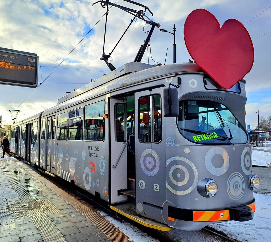 Łódź. Walentynkowy tramwaj MPK Łódź