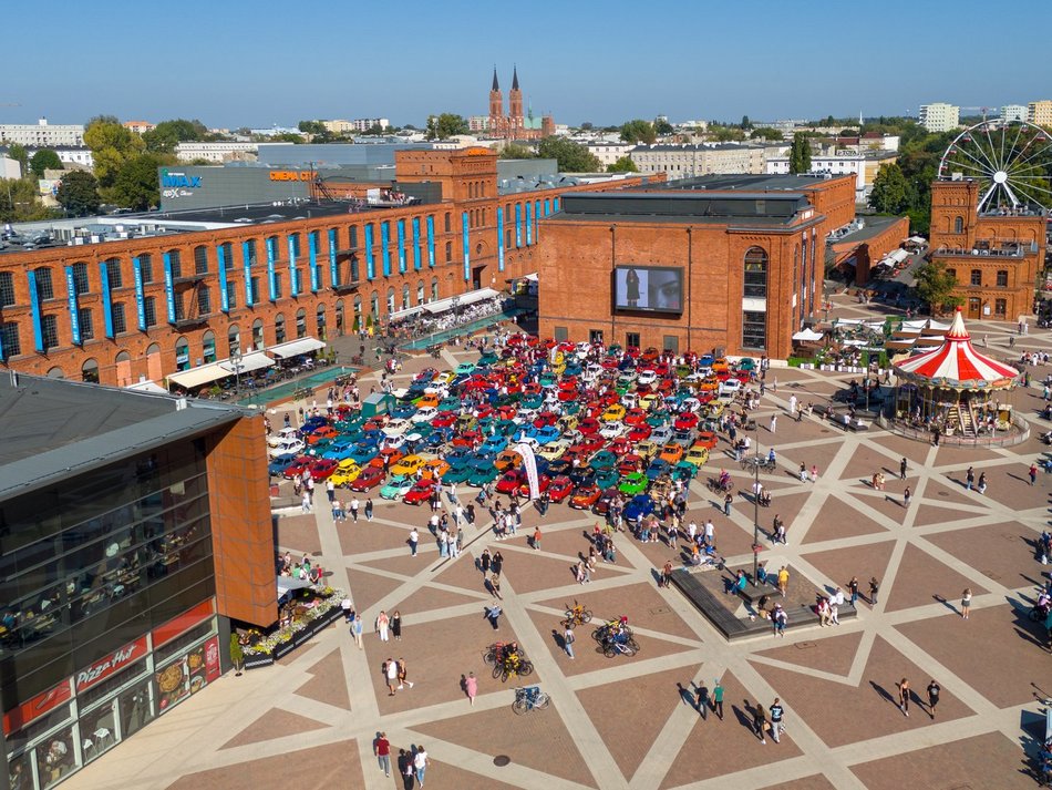 Zlot Maluchów w Manufakturze