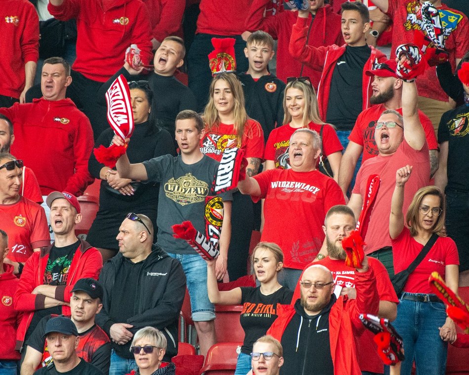 Kibice na meczu Widzewa Łódź z Koroną Kielce