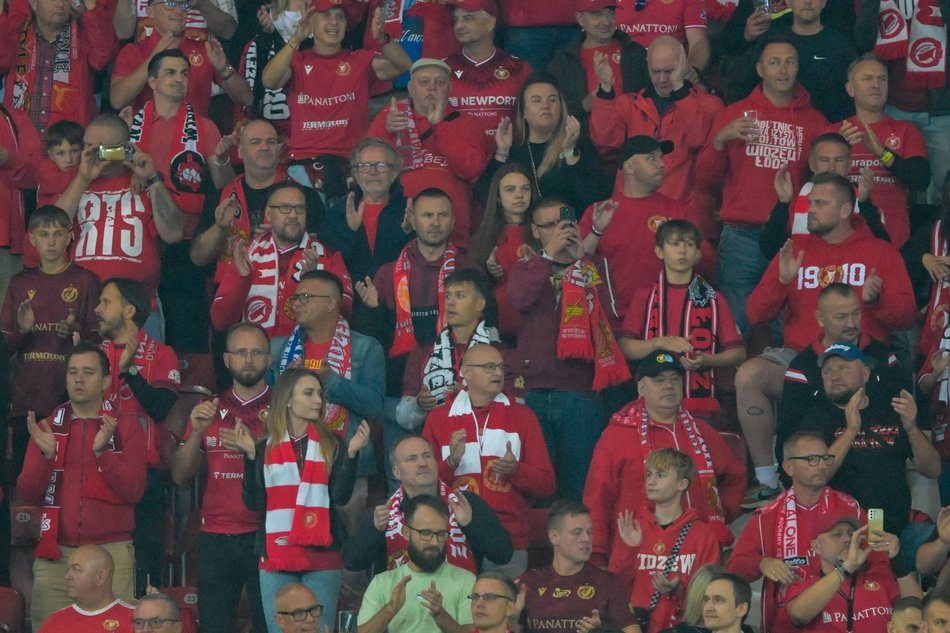 Kibice Widzewa Łódź z Pogonią Szczecin. Byłeś/aś tam? Znajdź się w galerii!