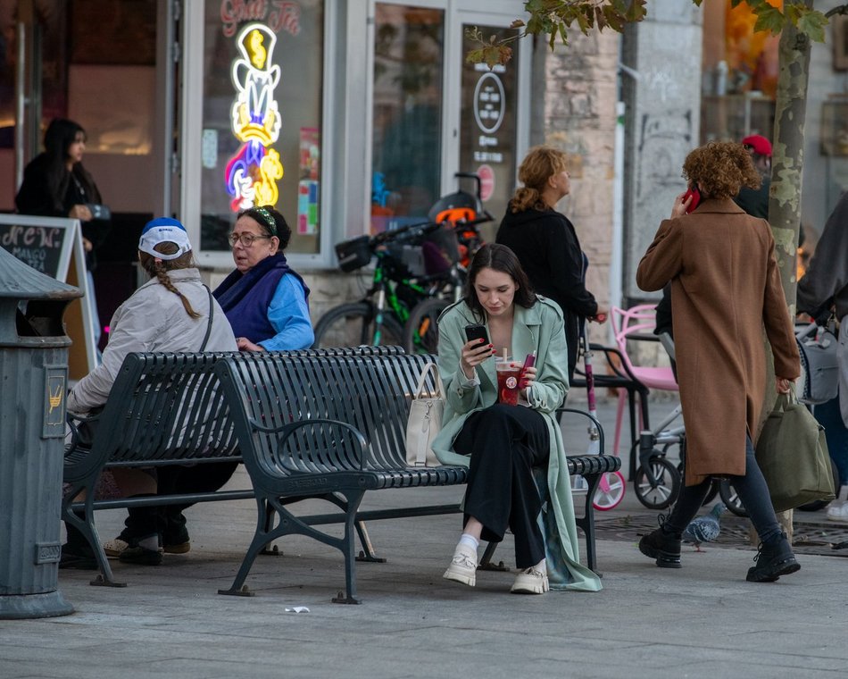 W 2024 roku w Łodzi powstało prawie 400 nowych ławek!