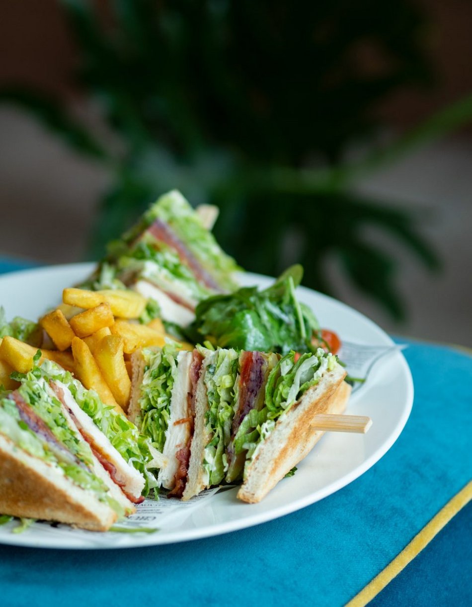 Restauracja z widokiem na Stajnię Jednorożców