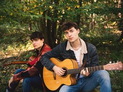 Łódź. Duet z Łodzi w Must Be The Music. Trzymaj kciuki za braci z Afterglow!