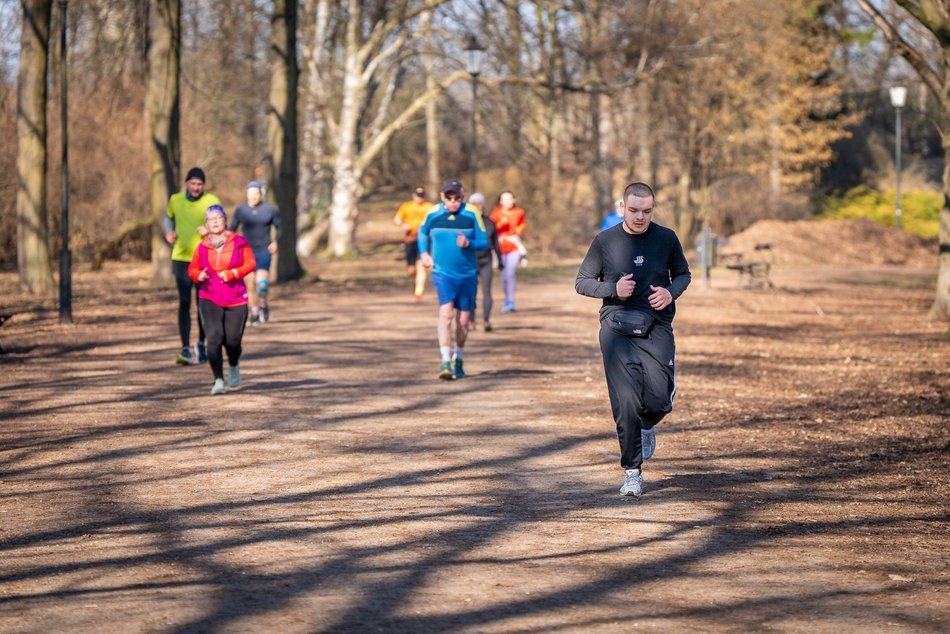 Łódź. Parkrun w Parku Poniatowskiego w Łodzi. Brałeś udział w biegu? Znajdź się na zdjęciach!
