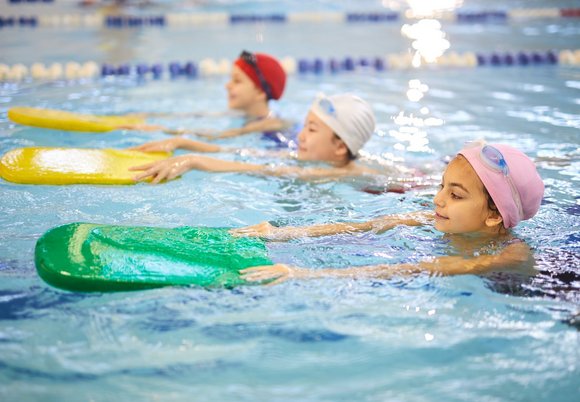 Łódź. Bezpłatna nauka pływania dla uczniów z Łodzi. Zapisy wystartowały!