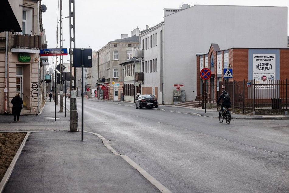 Łódź. Przędzalniana w Łodzi otwarta. Nowa jezdnia, chodniki i parkingi