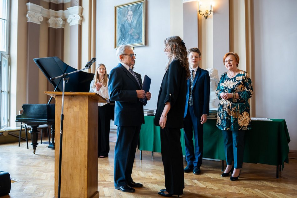 Łódź. Zakończenie roku szkolnego w III Liceum Ogólnokształcącym w Łodzi
