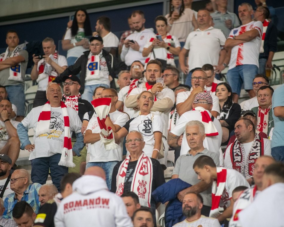 Mecz ŁKS Łódź – Korona Kielce. Kibice na trybunach stadionu przy al. Unii