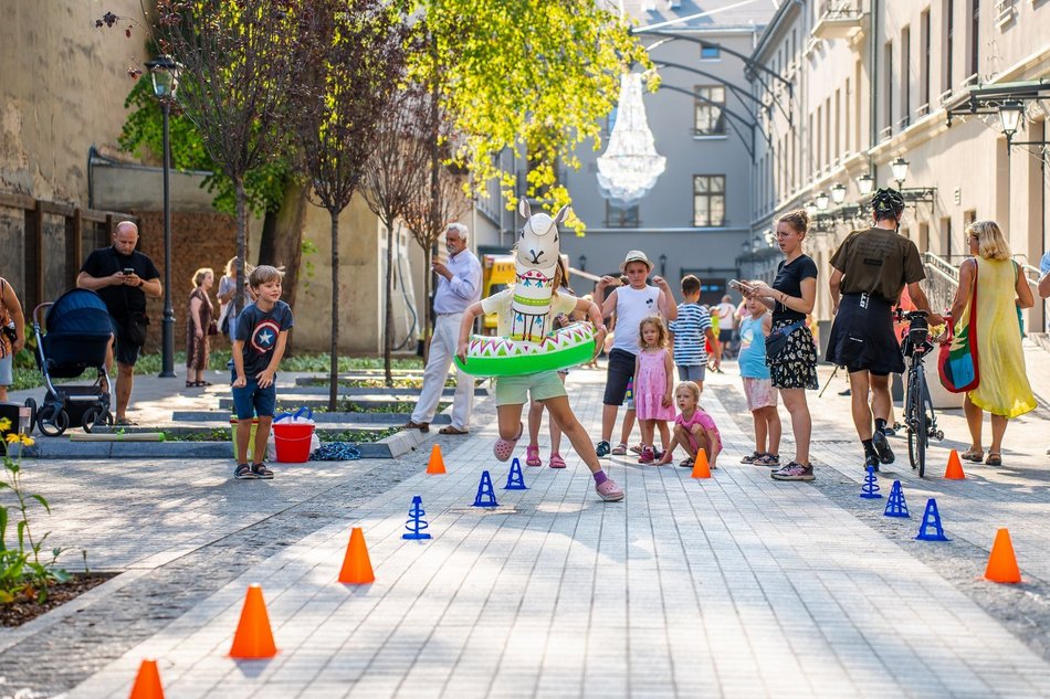 Otwarcie podwórka przy Piotrkowskiej 118