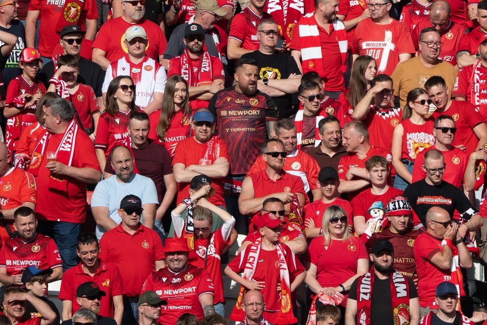 Kibice na meczu Widzewa Łódź z Piastem Gliwice