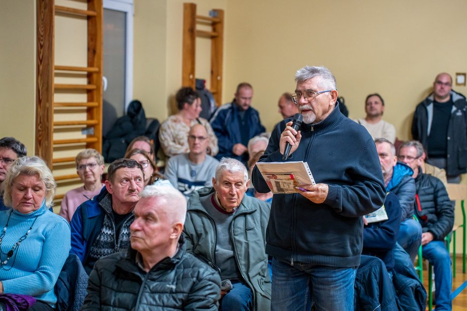 Łódź. Spotkanie o remontach dróg na Chojnach i Dąbrowie. Po raz kolejny wysoka frekwencja