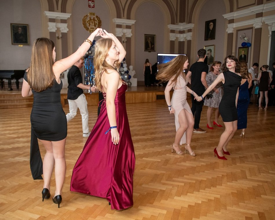 Łódź. A po maturze… bawiliśmy się doskonale! Bal pomaturalny w III LO w Łodzi