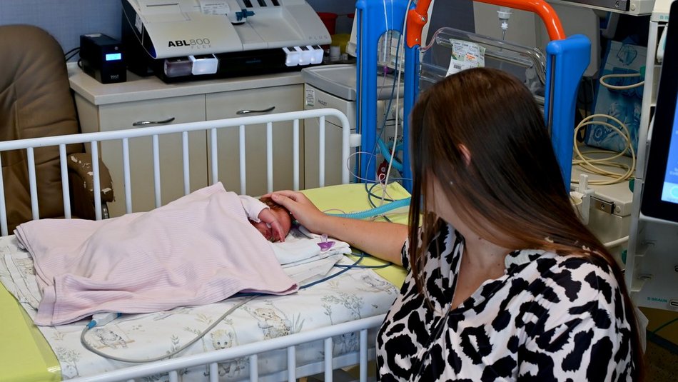 Łódź. Przełomowa operacja noworodka w Matce Polce w Łodzi. Ogromny guz usunęli 17 minut po porodzie