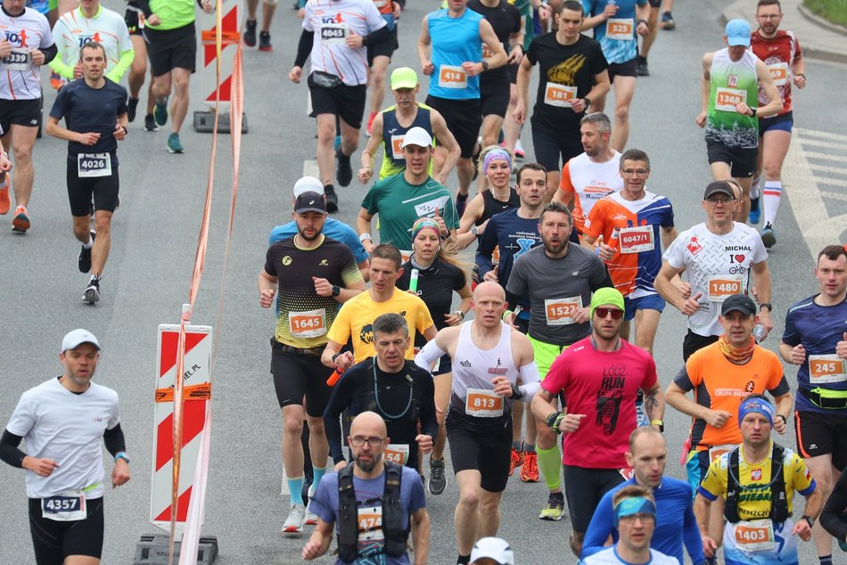 DOZ Maraton 2023. Brałeś udział w biegu? Znajdź się na zdjęciach!