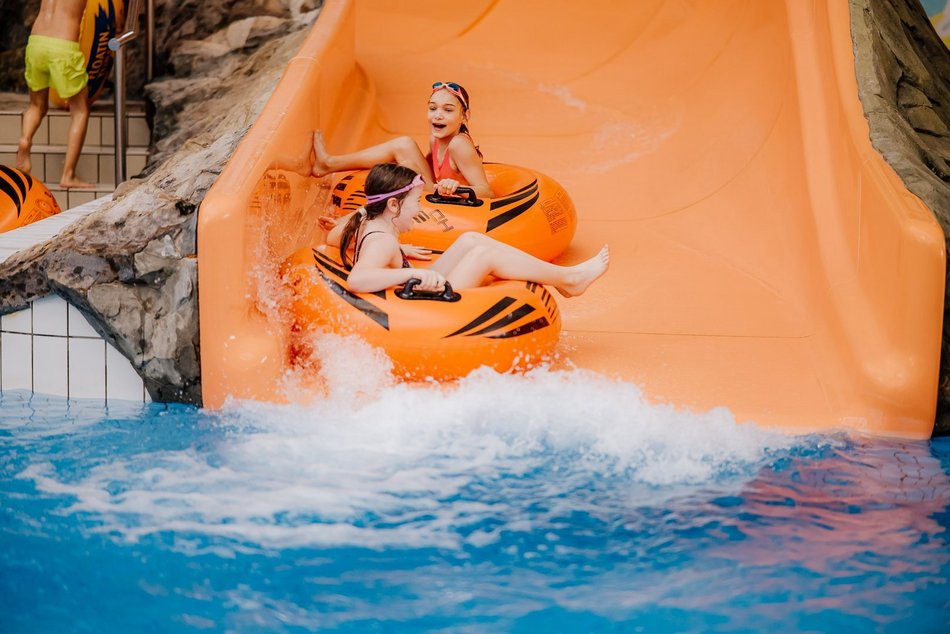 Aquapark Fala w Łodzi zaprasza szkoły. Aktywne zajęcia na basenie