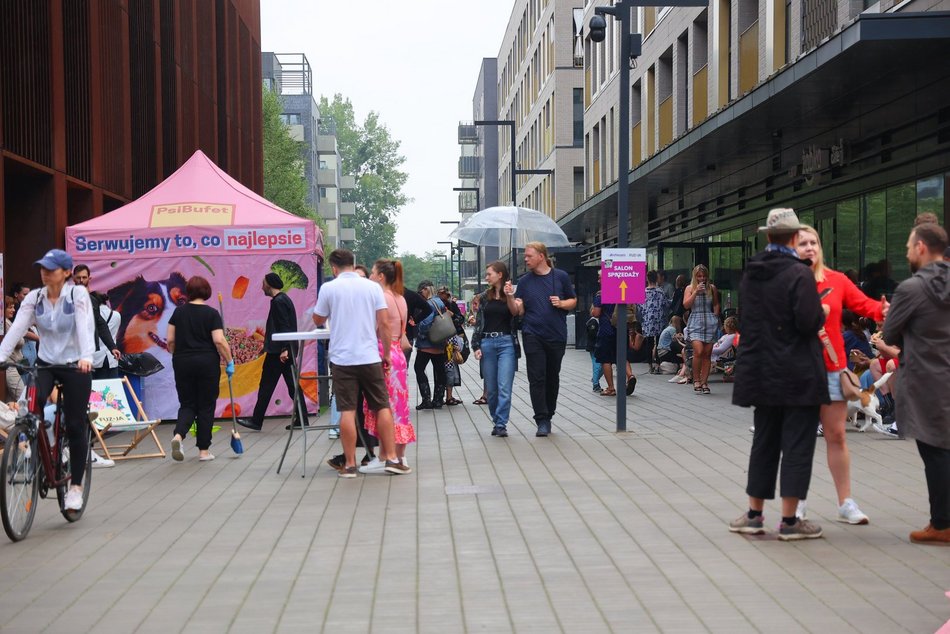Łódź. Kulinarna odsłona 602. Urodzin Łodzi. Targ Śniadaniowy w Fuzji przyciągnął tłumy!