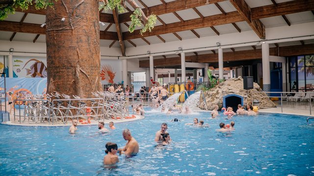 Mikołajki w Aquaparku Fala w Łodzi. Żar tropików zamiast śniegu [SZCZEGÓŁY] 