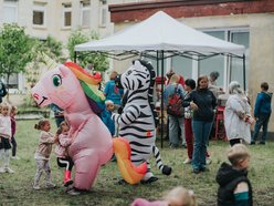 Łódź. „Czwartki na wesoło" z MOPS Łódź. Gry, zabawy, warsztaty, dmuchańce i przekąski