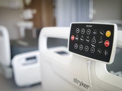 Łódź. Oddział Neurochirurgii w Szpitalu Kopernika w Łodzi po remoncie