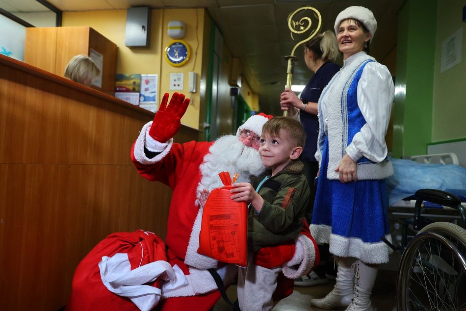 Święty Mikołaj w ICZMP w Łodzi! Niezwykła niespodzianka dla małych pacjentów