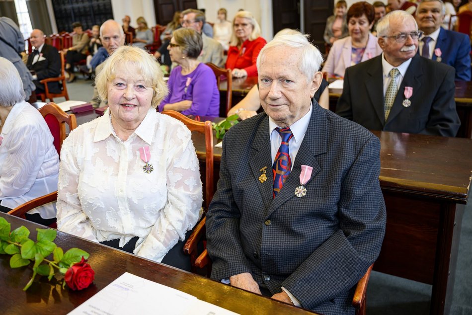 Łódź. Medale za długoletnie pożycie małżeńskie. To się nazywa wielka miłość!