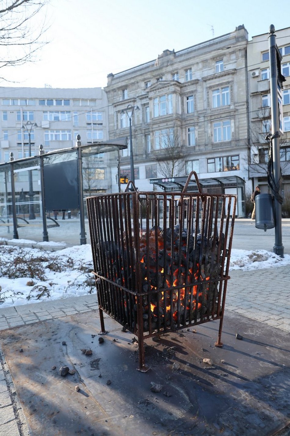 Łódź. Koksowniki na ulicach miasta